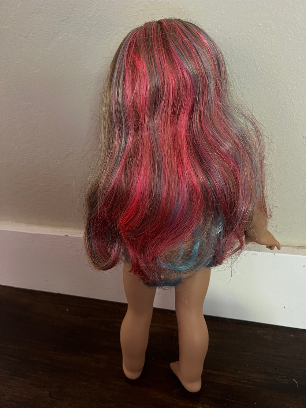 American Girl Truly Me™ 18-inch Doll #101 with wavy caramel hair - Picture 2 of 3